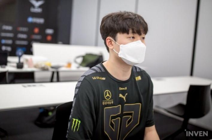 [LCK] GEN Bdd: "Top-support-jungle meta champions are heavy engage champions, so I think mages are a lot harder to use.